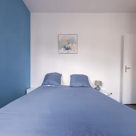Apartament In Near Center